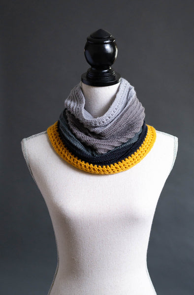 Ridges and Eyelets with a Twist Cowl Pattern