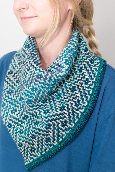 Color work Cowl knitting pattern on Model