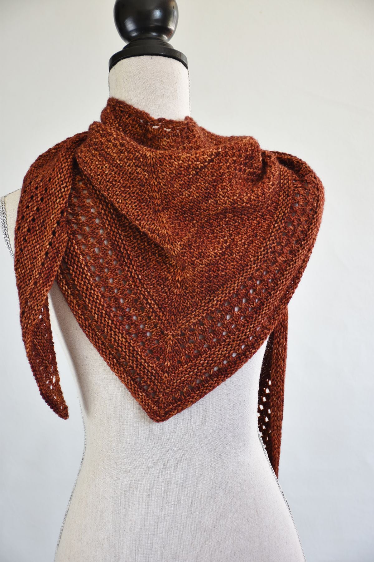 Triangle knitted shawl pattern